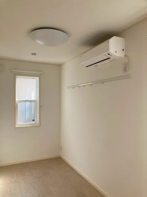 Duo Minamidai B - Interior - ["Flooring", "Wood", "Ceiling"]
