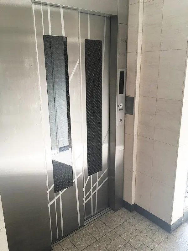 Duo Stage Higashijujo - Exterior - ["Fixture", "Handle", "Automotive design"]