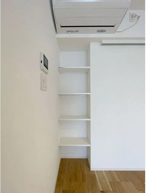 Grand Paseo Yoyogi Uehara - Interior - ["Wall", "Wood", "Flooring"]