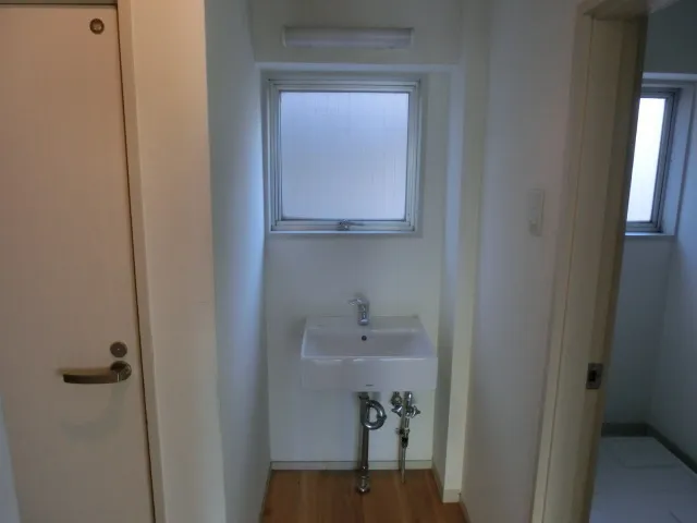 Marumoto Mansion - Interior - ["Property", "Room", "Wall"]