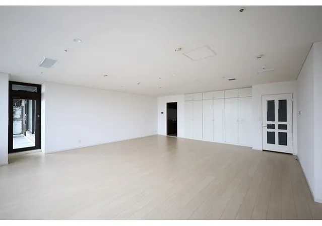 Shibuya Property Tower - Interior - ["Flooring", "Floor", "Ceiling"]