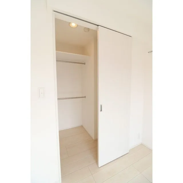 Comforia Nippori - Interior - ["Fixture", "Wood", "Door"]