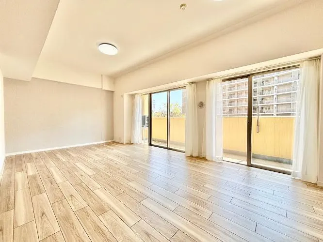 Laurel Square Chiba New Town Central Building D, Room 302