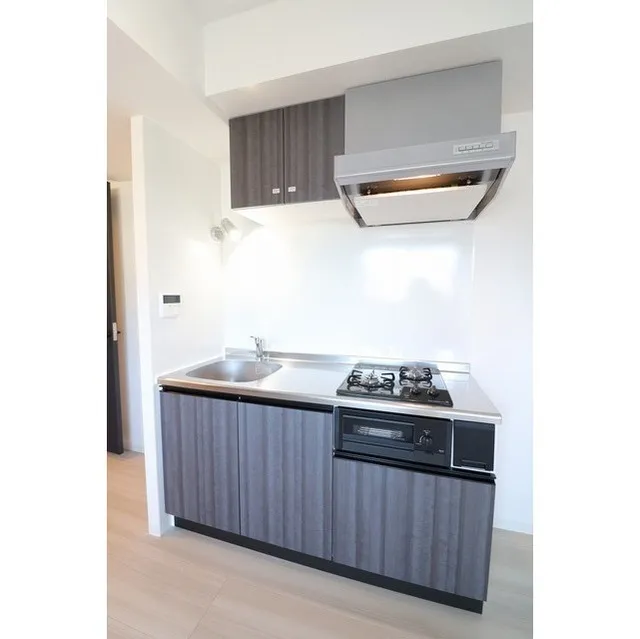 Sharm Toyo - Interior - ["Cabinetry", "Countertop", "Furniture"]