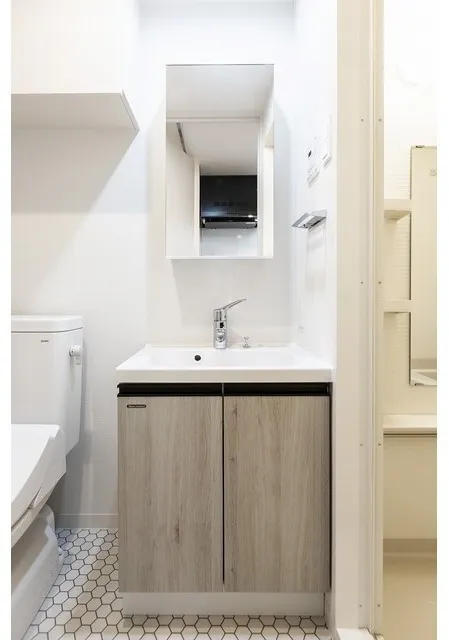 Comforia Live Negishi Nichome - Interior - ["Flooring", "Plumbing fixture", "Interior design"]