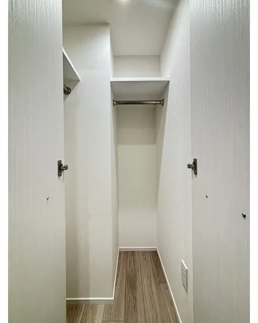 Comforia Liv Osaki - Interior - ["Wood", "Flooring", "Floor"]