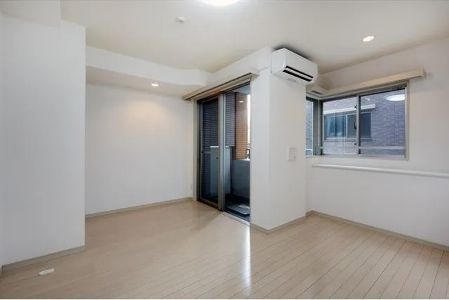 Gala Place Kinshicho - Interior - ["Window", "Fixture", "Wood"]