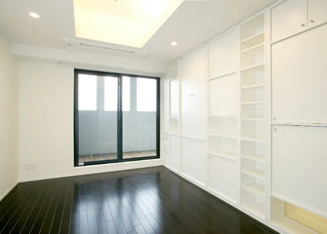 Primal Shinjuku Wakamatsucho - Interior - ["Building", "Window", "Fixture"]