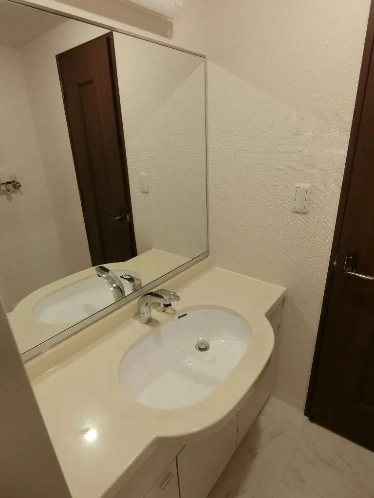Shiba Park Apartment - Interior - ["Plumbing fixture", "Bathroom sink", "Tap"]