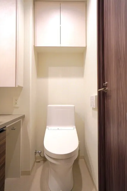 Belfirth Kanda Jimbocho - Interior - ["Toilet seat", "Flooring", "Wood"]