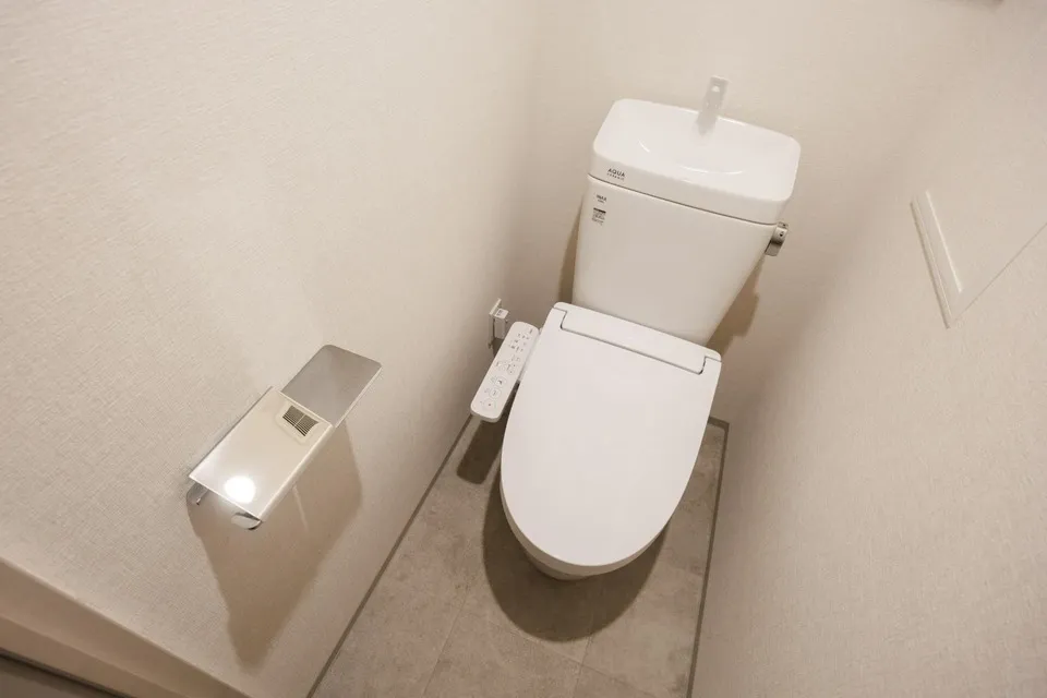 Hmlet Kitashinjuku - Interior - ["Toilet seat", "Toilet", "Plumbing fixture"]