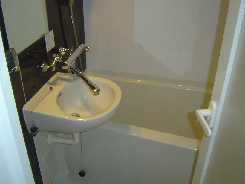 Residia Ojima - Interior - ["Tap", "Sink", "Plumbing fixture"]