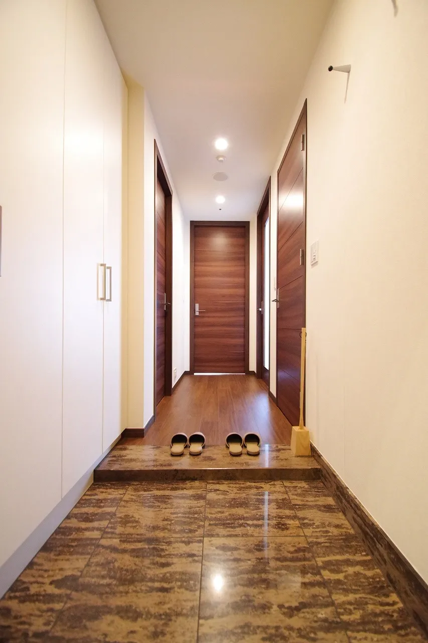 La Tour Shinjuku Grand - Interior - ["Brown", "Fixture", "Wood"]