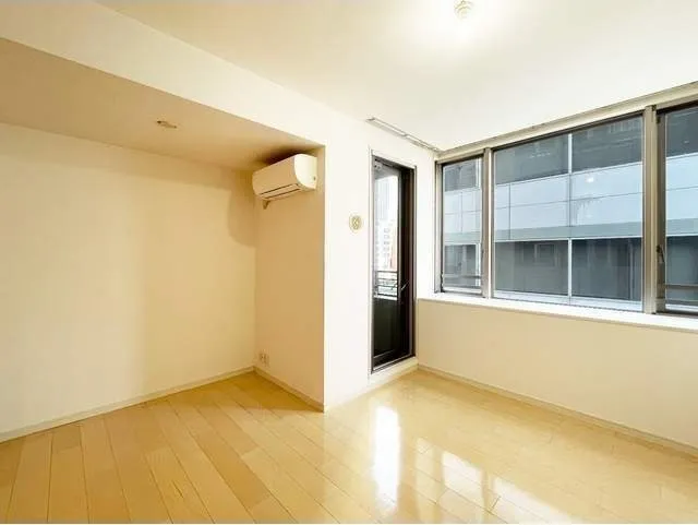Ginza East City Tower - Interior - ["Flooring", "Floor", "Ceiling"]