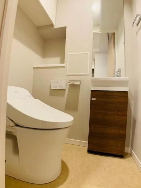 EVERTOW CHOJAMARU - Interior - ["Bathroom", "Property", "Room"]