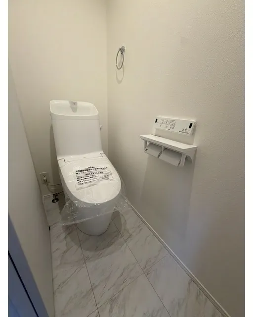 Kolet Akishima Musashino - Interior - ["Toilet seat", "Toilet", "Plumbing fixture"]