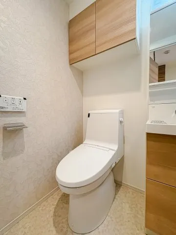 Harmony Residence Shinagawa Takanawa - Interior - ["Toilet seat", "Toilet", "Plumbing fixture"]