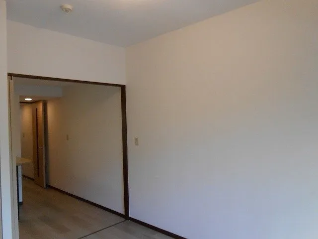 Towa Roppongi Homes - Interior - ["Wall", "Flooring", "Floor"]