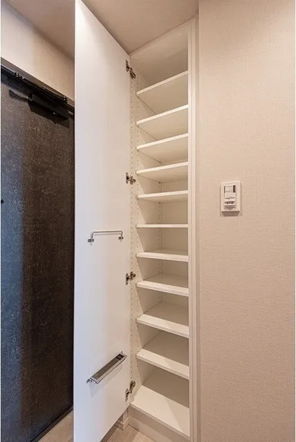 LEFONT PROGRESS SHIBUYA HILLTOP - Interior - ["Door", "Fixture", "Wood"]