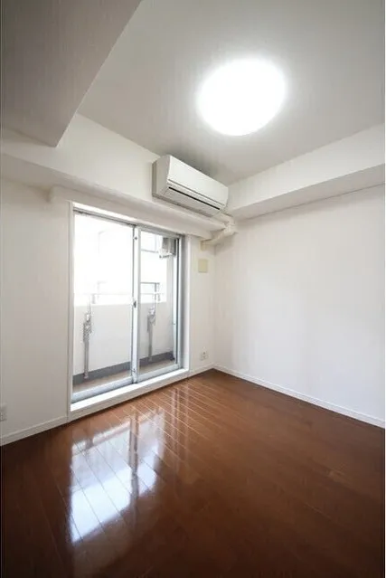 Grand Suite Ginza Resty Monarch - Interior - ["Building", "Window", "Fixture"]