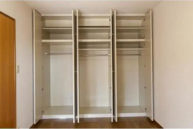 Casa Kuroyanagi - Interior - ["Door", "Fixture", "Rectangle"]