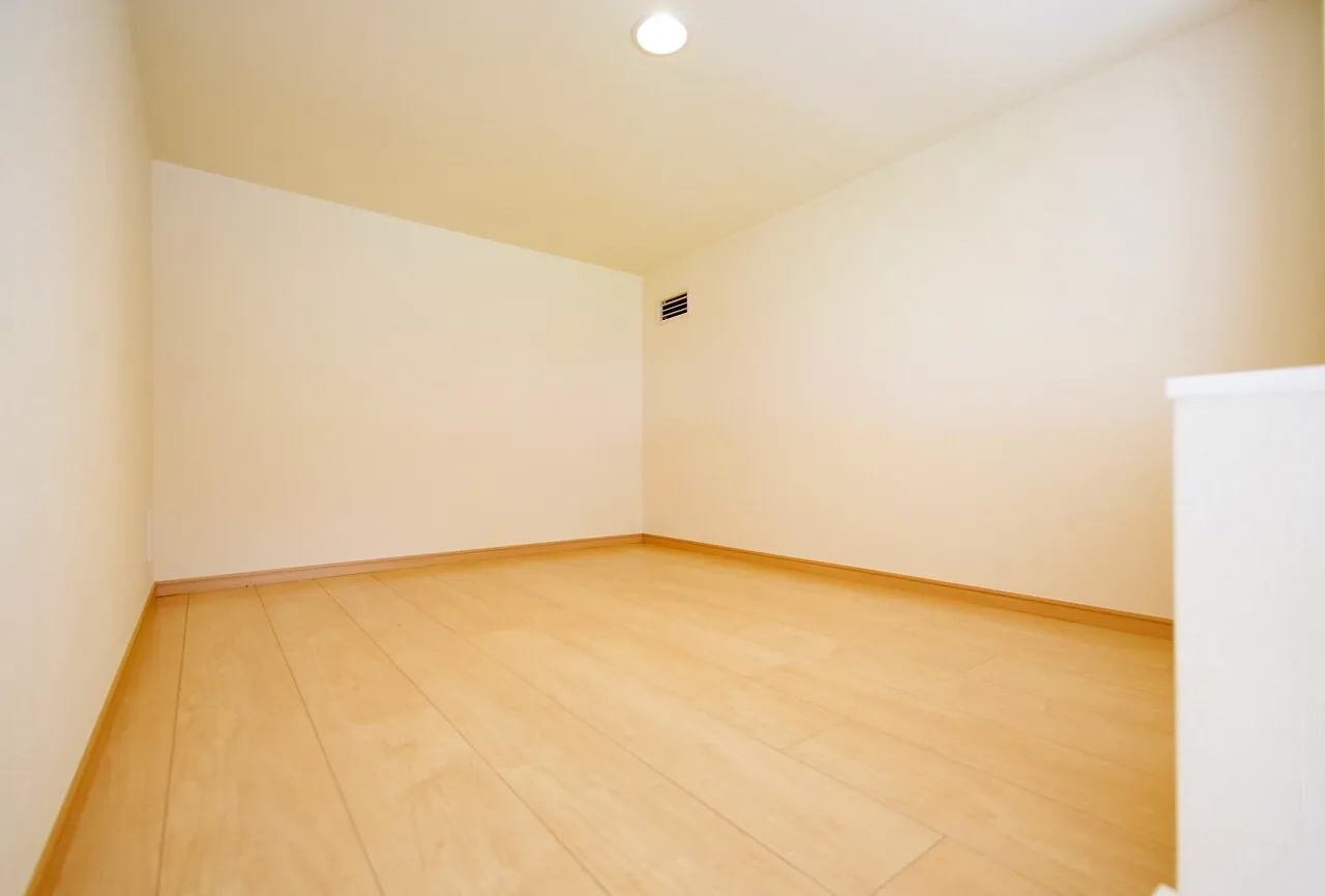 La Tour Shinjuku Grand - Interior - ["Wood", "Building", "Paint"]