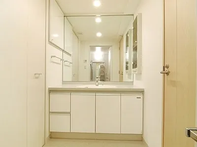KDX Residence Hanzomon - Interior - ["Flooring", "Interior design", "Floor"]
