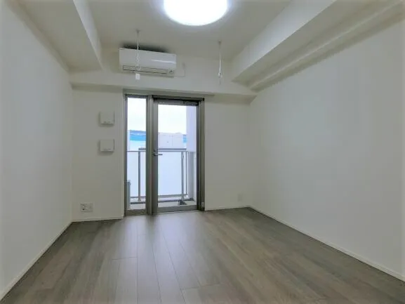 Urban Link Omori Beach - Interior - ["Building", "Window", "Fixture"]