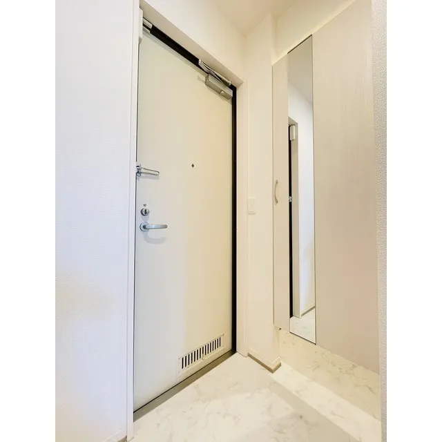 Le Chamveil - Interior - ["Building", "Door", "Fixture"]