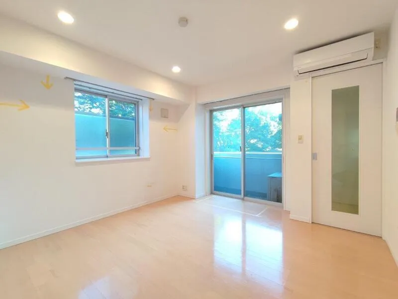 Movements Nishi-Waseda - Interior - ["Flooring", "Floor", "Ceiling"]