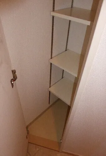 Broad City Tokyo - Interior - ["Wood", "Flooring", "Floor"]