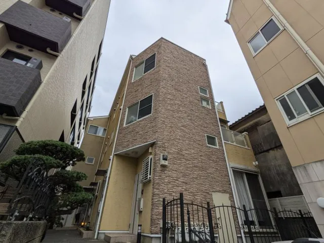 Seraphim - Exterior - ["Apartment", "Condominium", "High-rise building"]