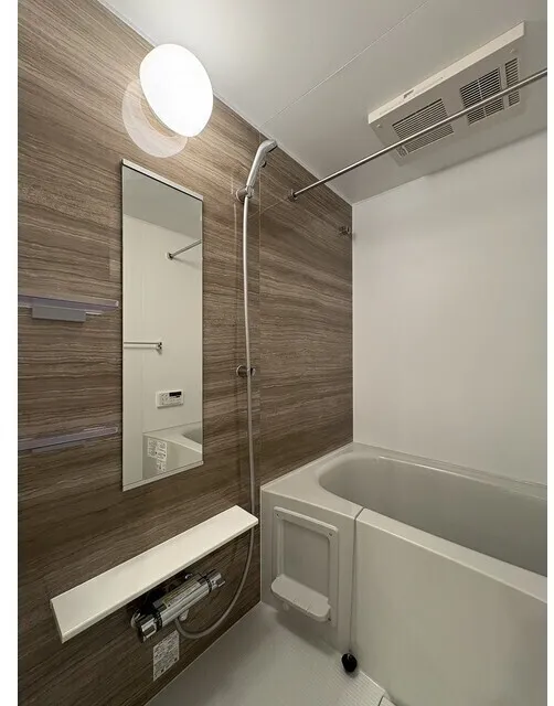 Due Oku - Interior - ["Flooring", "Plumbing fixture", "Interior design"]