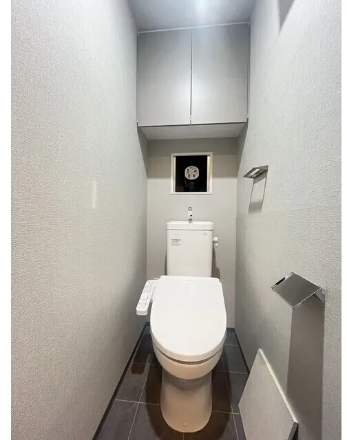 Comforia Liv Hatchobori - Interior - ["Toilet seat", "Toilet", "Plumbing fixture"]