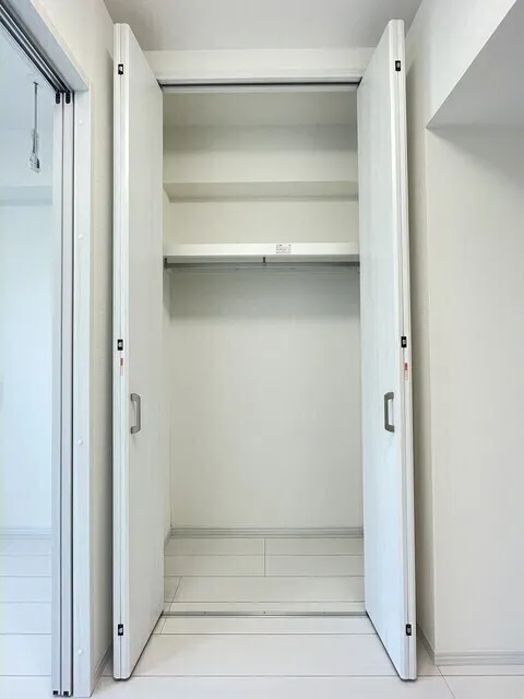 Comforia Liv Ueno - Interior - ["Wood", "Flooring", "Floor"]