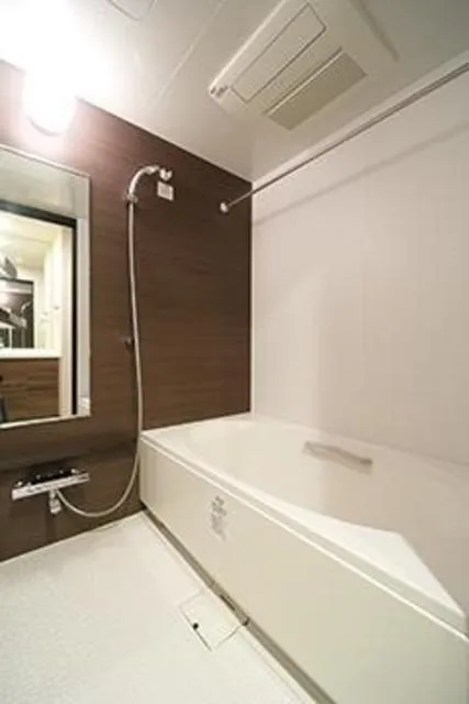 Gardenier Kinuta WEST - Interior - ["Building", "Mirror", "Plumbing fixture"]