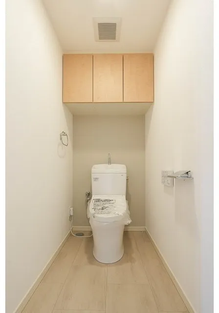Comforia Saginuma 3-Chome - Interior - ["Toilet seat", "Flooring", "Floor"]