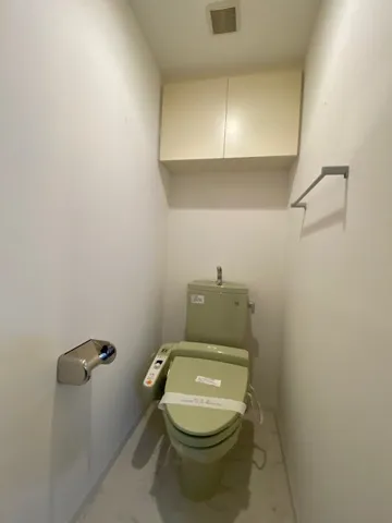 Prime Urban Nihonbashi Kayabacho - Interior - ["Toilet seat", "Toilet", "Plumbing fixture"]