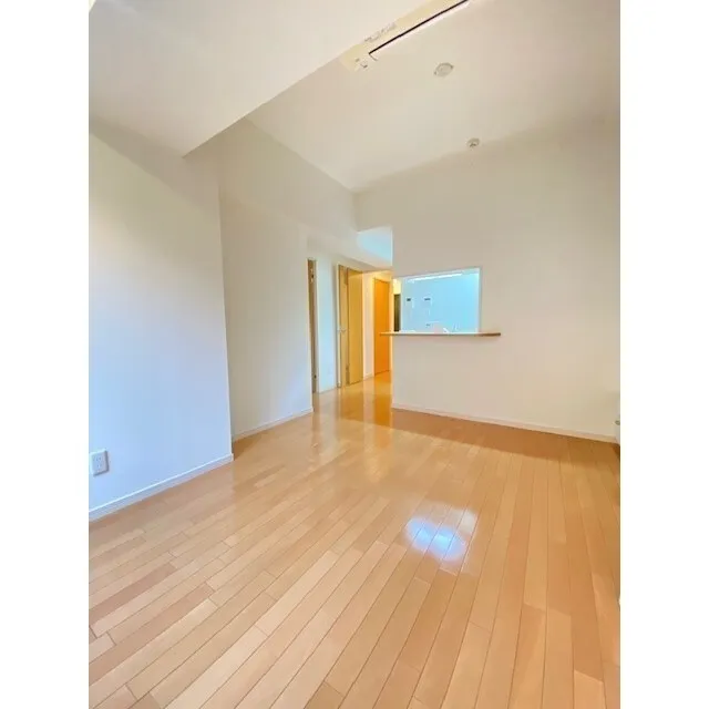 Ebisu Mukaiyama Sky Heights - Interior - ["Paint", "Wood", "Interior design"]