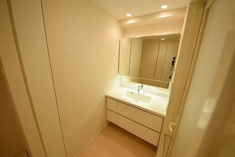 Park Cube Meguro Tower - Other - ["Mirror", "Tap", "Bathroom sink"]