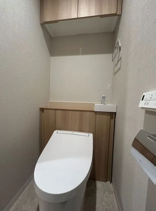HF Ginza Residence EAST - Interior - ["Flooring", "Toilet seat", "Floor"]