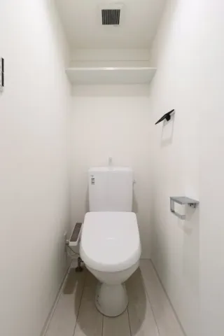Bright Sumiyoshi - Interior - ["Toilet seat", "Toilet", "Bathroom"]