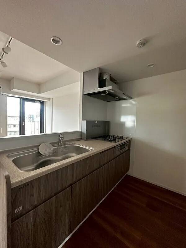 Lumique Omori - Interior - ["Flooring", "Countertop", "Floor"]