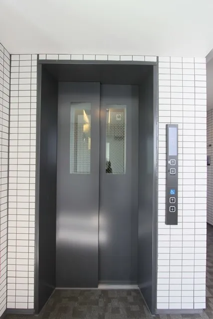 Rare Rise Kiyosumi Shirakawa - Exterior - ["Door", "Automotive exterior", "Elevator"]
