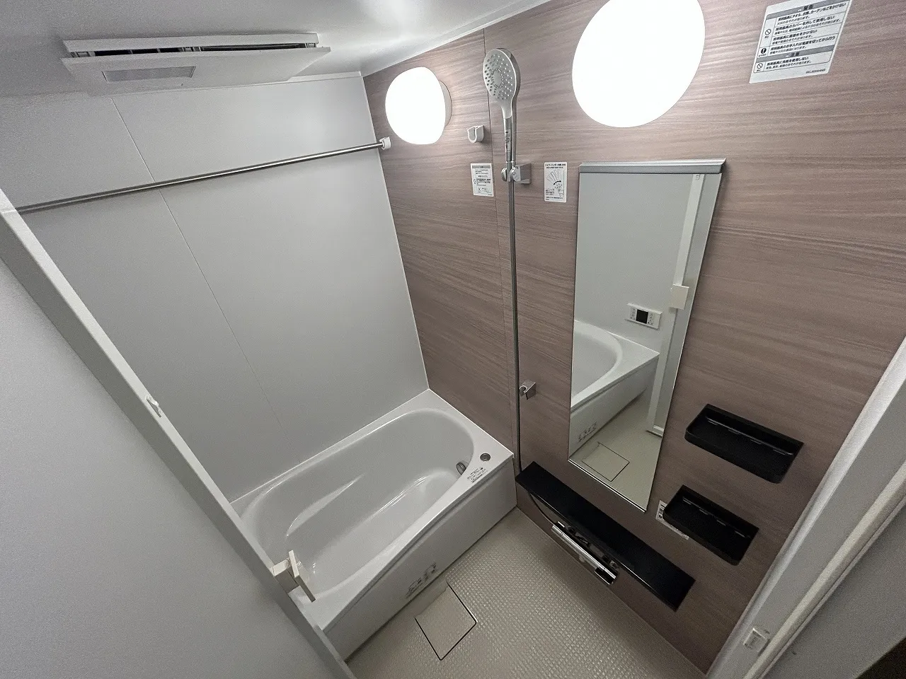 Blanchiesta Kiba - Interior - ["Plumbing fixture", "Bathroom", "Floor"]