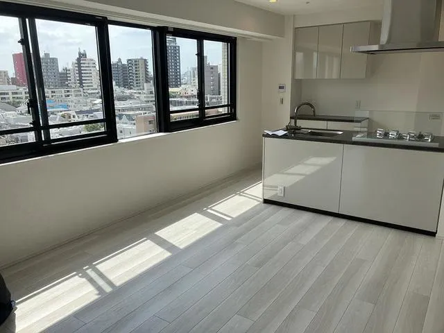 Brands Shibuya Yoyogi Park - Interior - ["Cabinetry", "Building", "Window"]