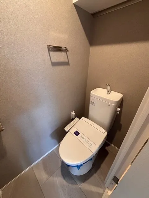 Residia Setagaya Wakabayashi - Interior - ["Toilet seat", "Toilet", "Plumbing fixture"]