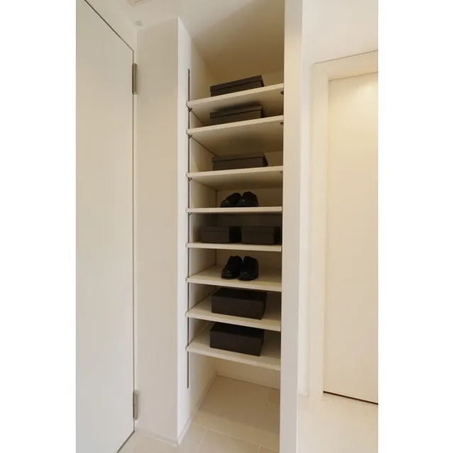 Frontier Residence The Tower Shinagawa - Interior - ["Cabinetry", "Shelf", "Furniture"]