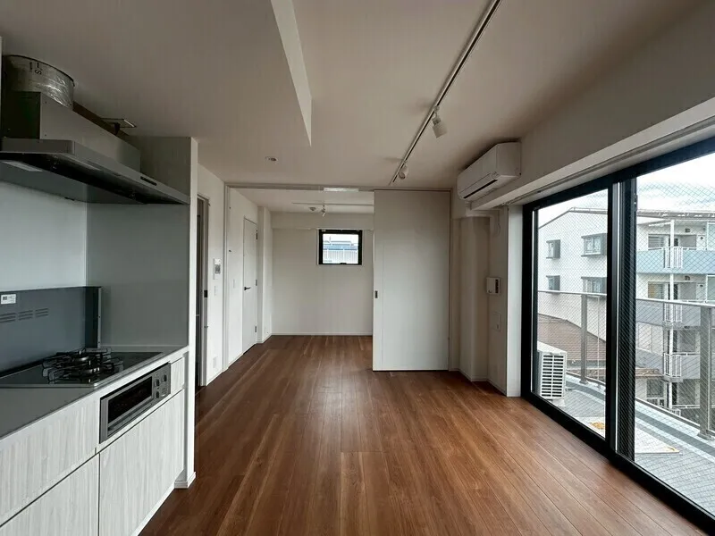 Lumique Omori - Interior - ["Apartment", "Flooring", "Floor"]