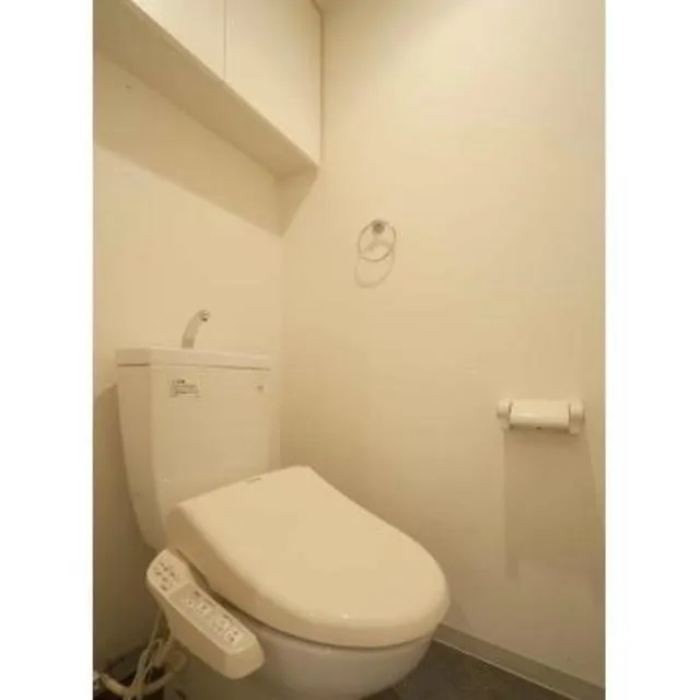 Park Tower Shibaura Bayward Urban Wing - Interior - ["Building", "Toilet seat", "Toilet"]